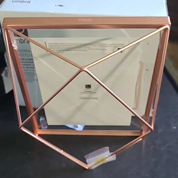 PHOTO DISPLAY STANDARD. - Picture 2 of 3